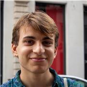 Offro lezioni private a bambini e ragazzi dalle scuole elementari al liceo, aiuto compiti e conversazione in inglese e francese.